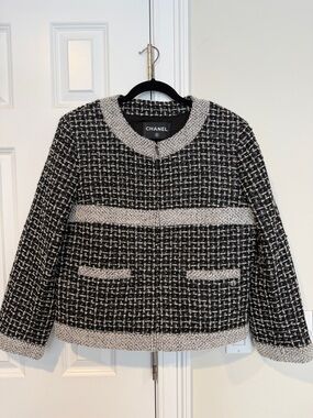 Chanel La Petite Veste Noire Wool Jacket Size 48 EUC